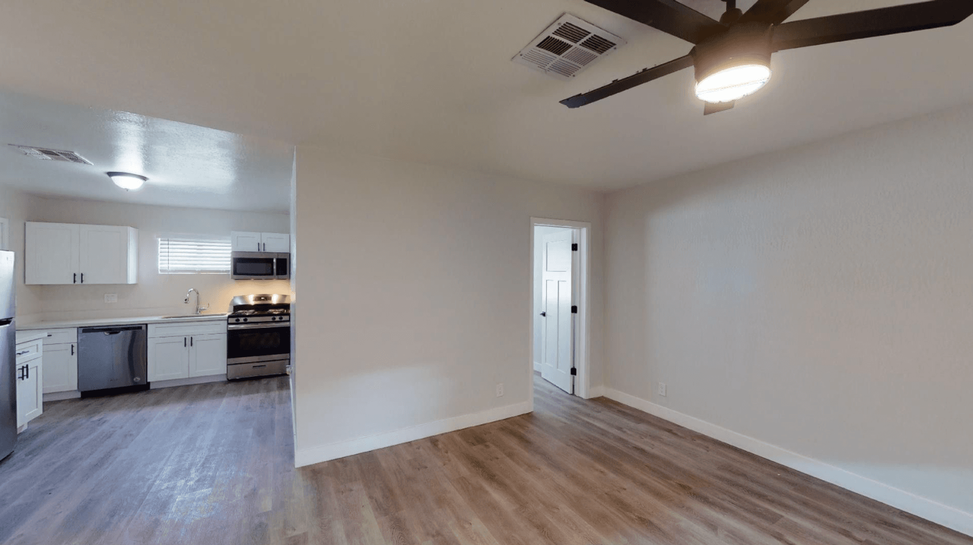 Phoenix Apartment: 906 E Roma Ave