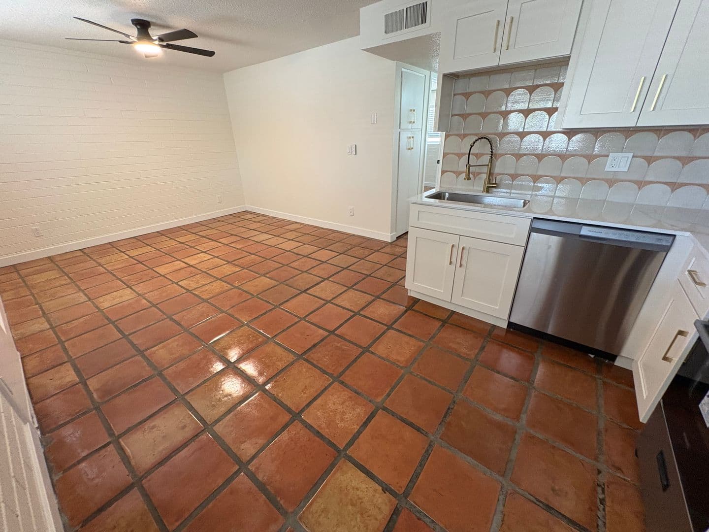 Tempe Apartment: 1867 E University Dr