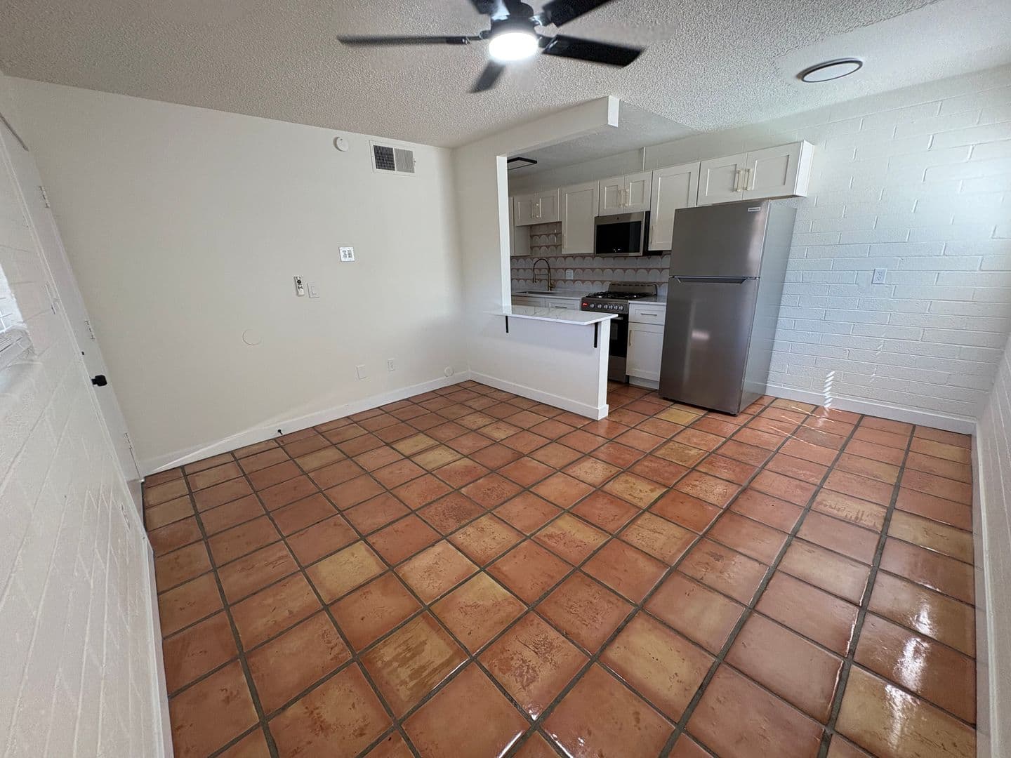 Tempe Apartment: 1873 E University Dr