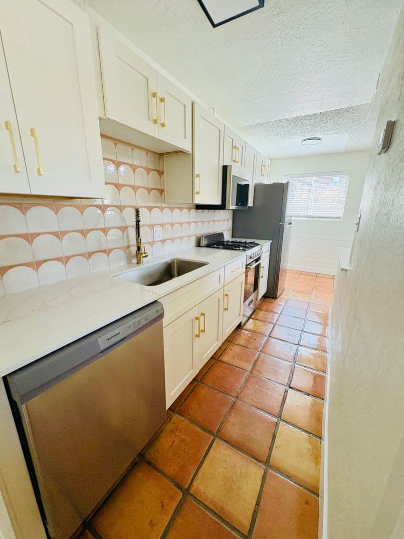Tempe Apartment: 1873 E University Dr