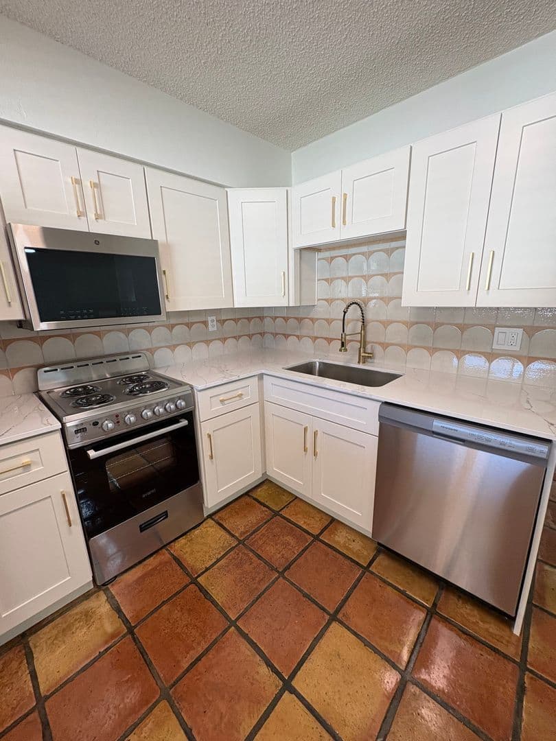 Tempe Apartment: 1873 E University Dr