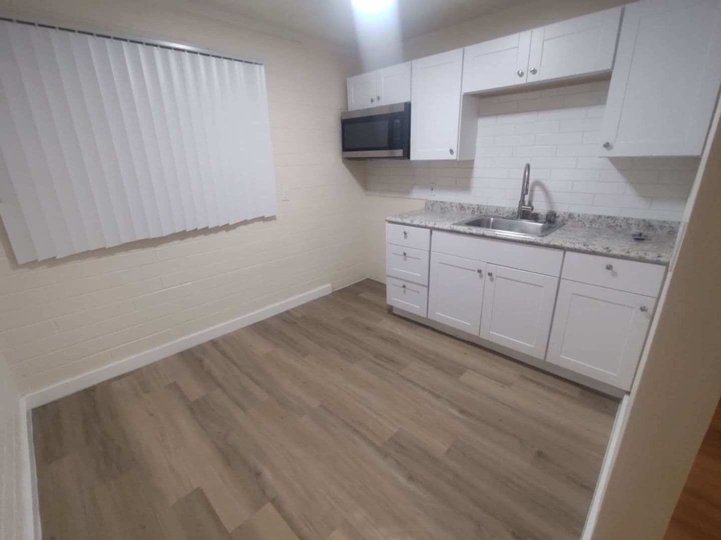 Scottsdale Apartment: 7232 E Belleview
