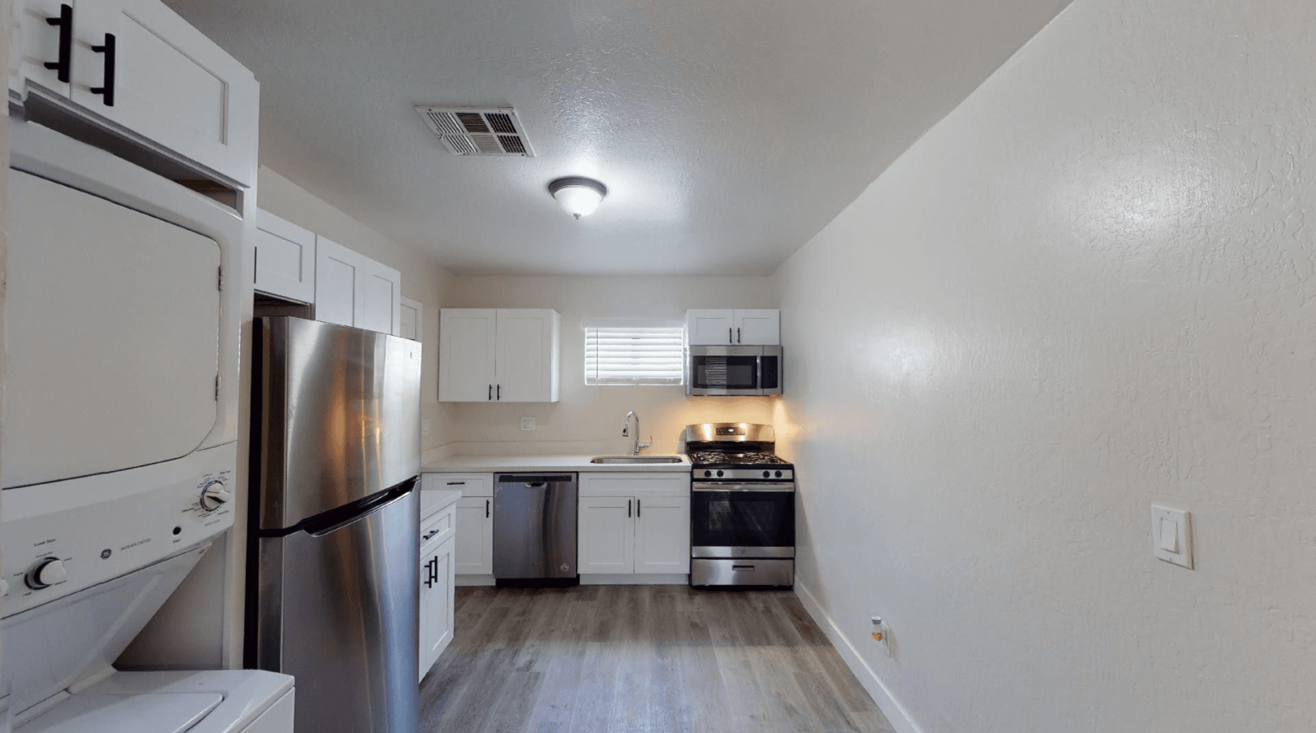 Phoenix Apartment: 906 E Roma Ave