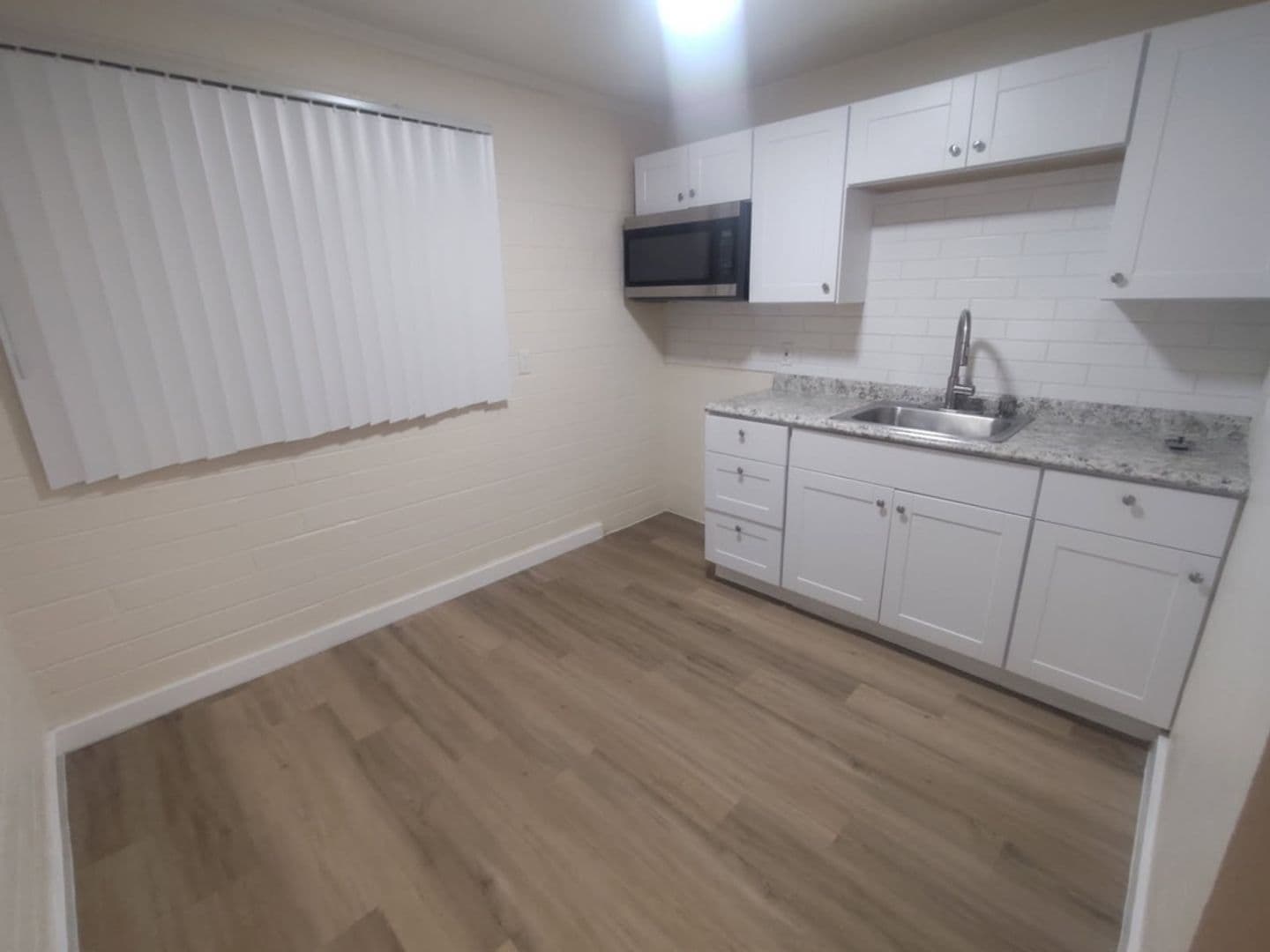 Scottsdale Apartment: 7232 E Belleview