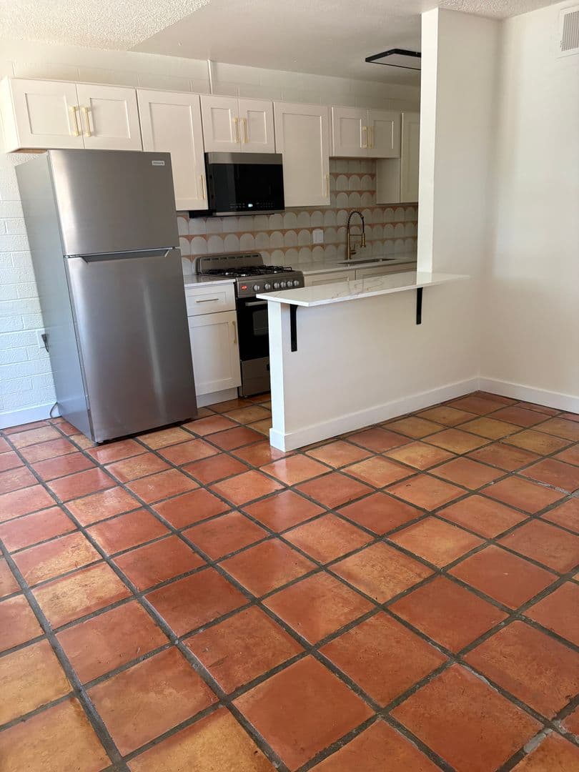 Tempe Apartment: 1867 E University Dr
