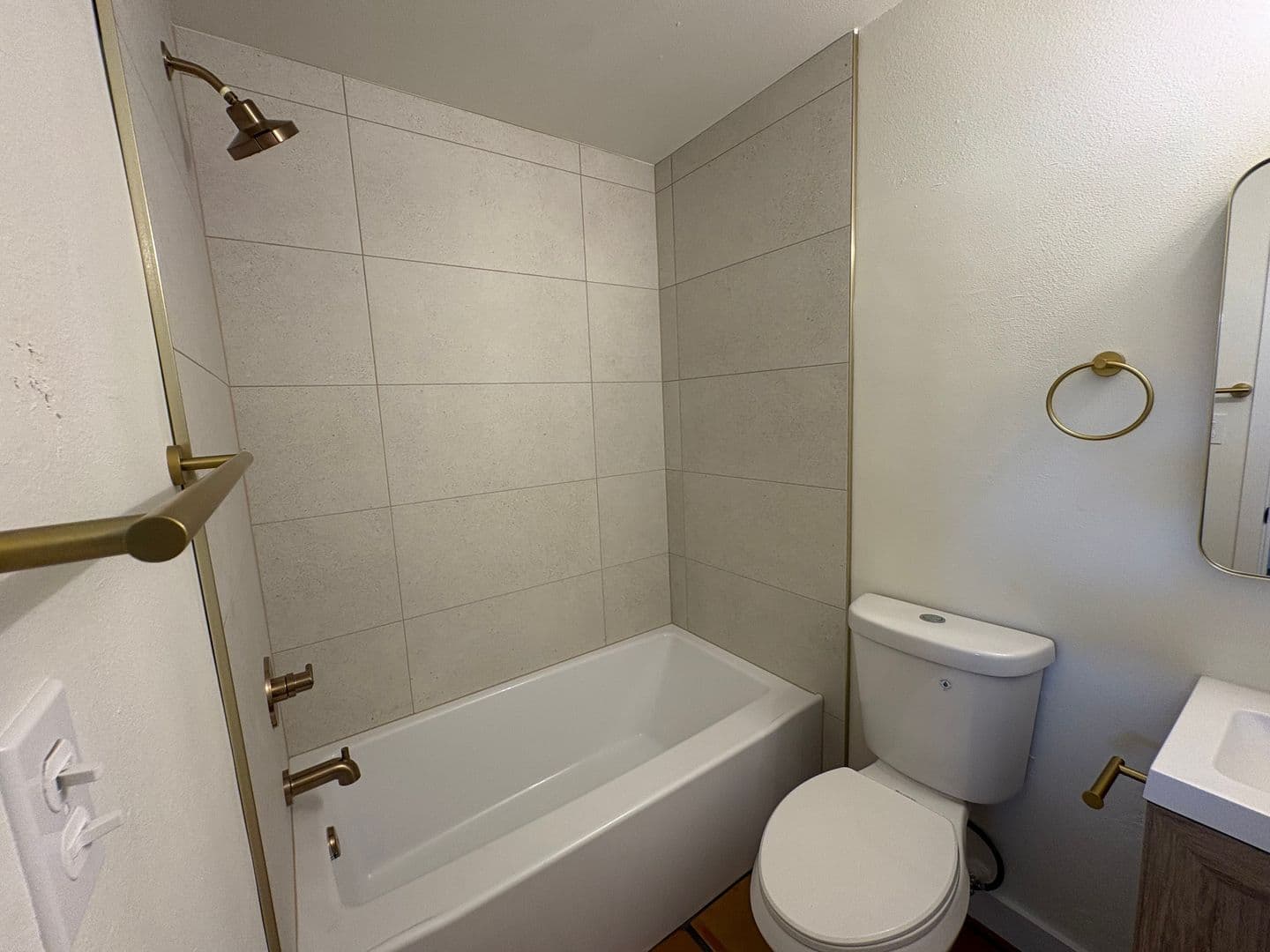 Tempe Apartment: 1873 E University Dr