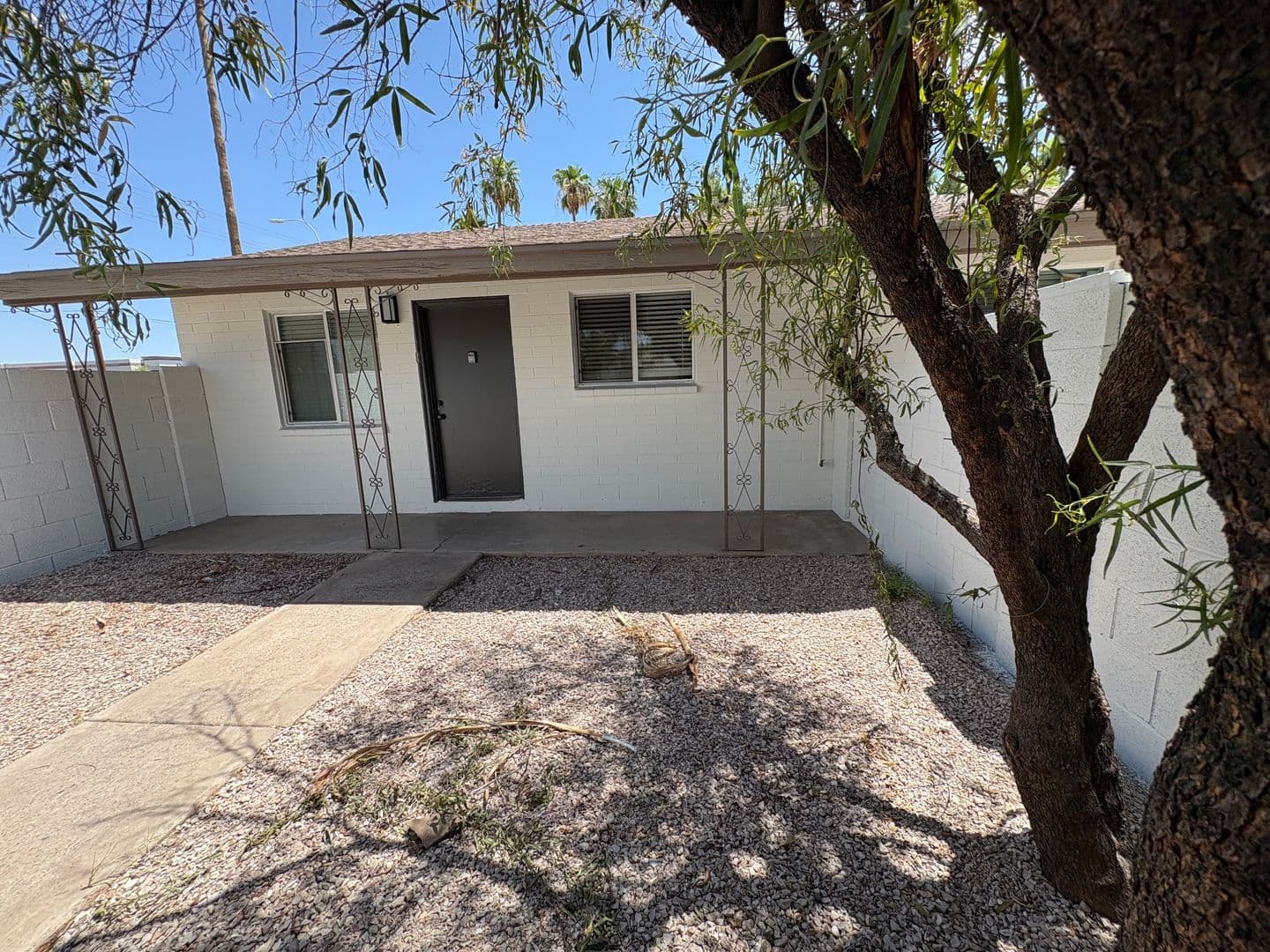 Tempe Apartment: 1867 E University Dr