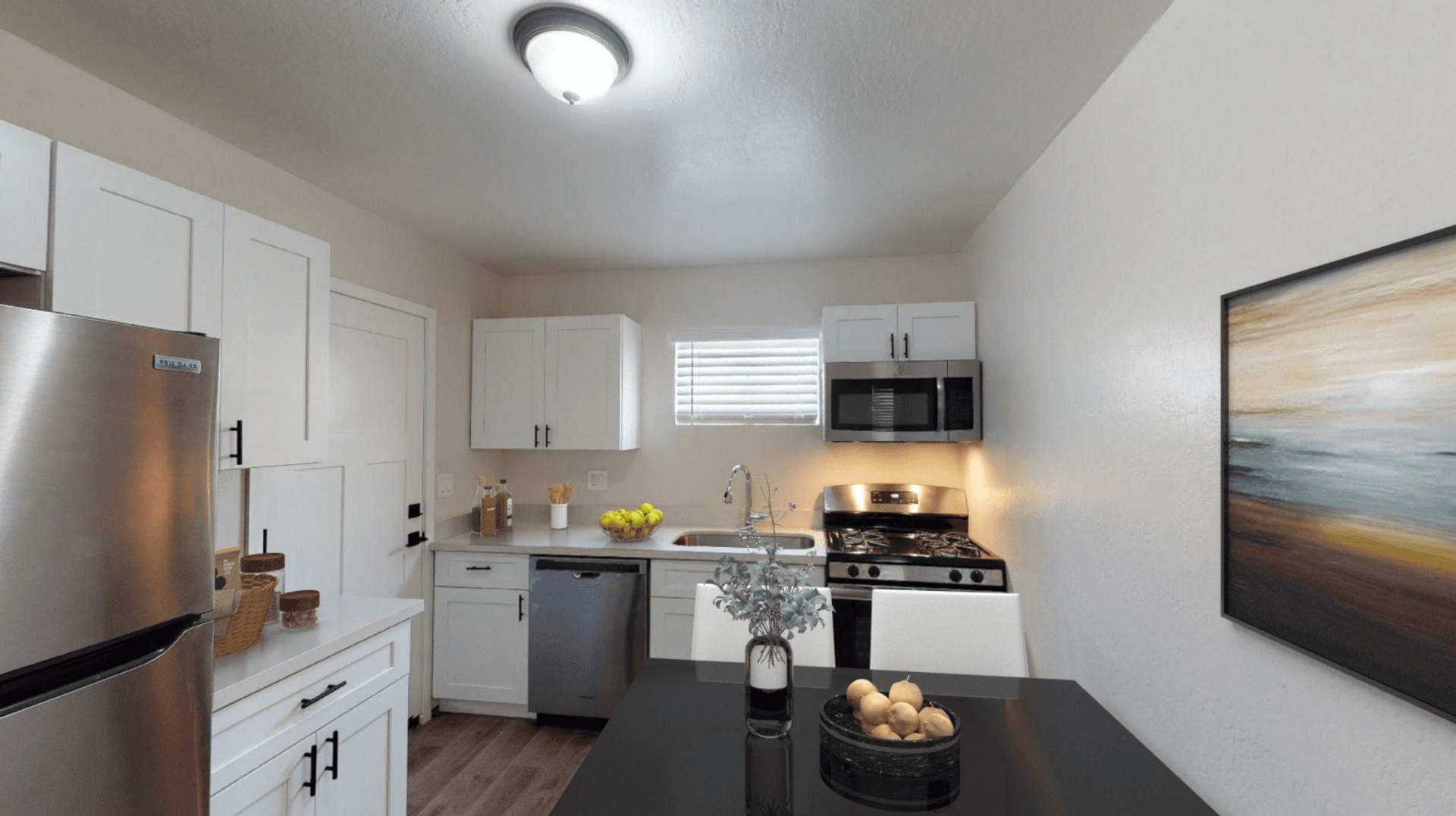 Phoenix Apartment: 906 E Roma Ave