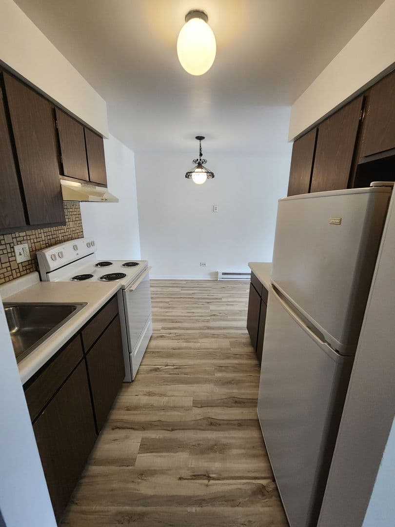 Berkeley Apartment: 5810 St. Charles Rd.