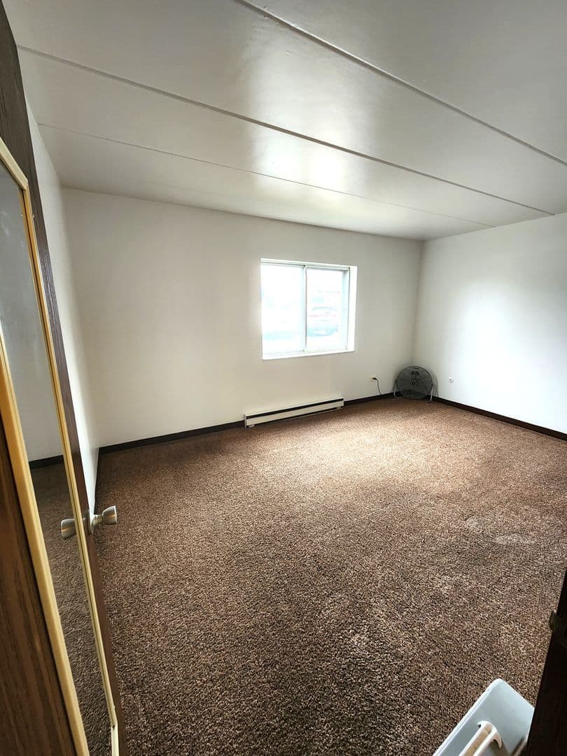 Hillside Apartment: 4900 Butterfield Rd