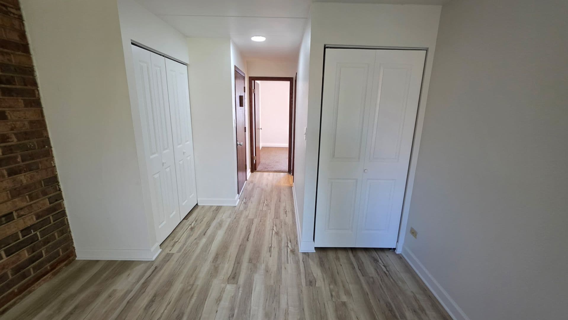 Hillside Apartment: 4900 Butterfield Rd