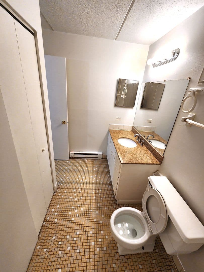 Berkeley Apartment: 5810 St. Charles Rd.