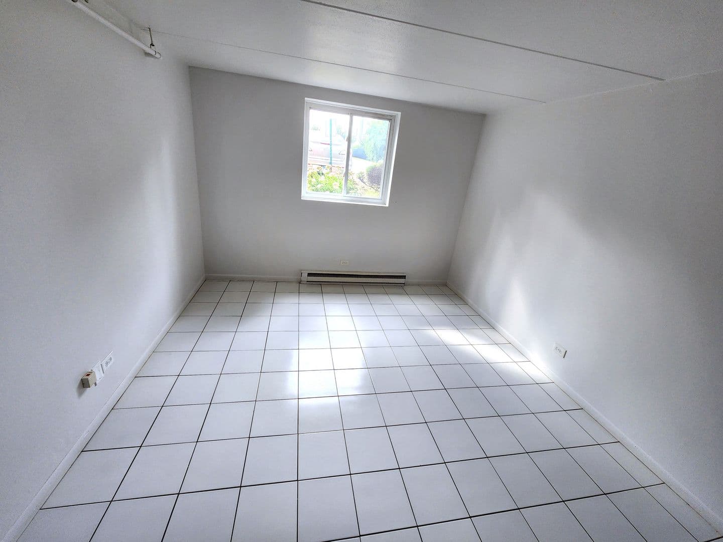 Berkeley Apartment: 5810 St. Charles Rd.