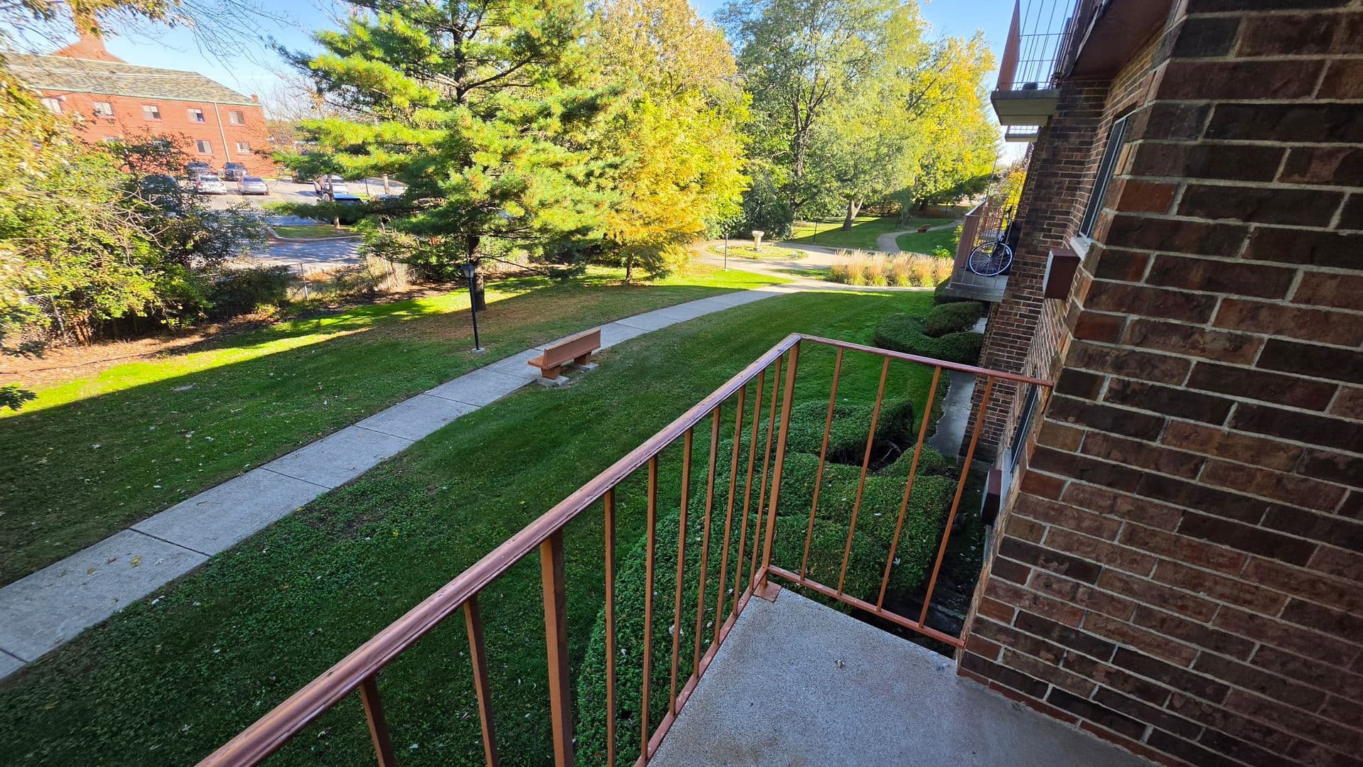 Hillside Apartment: 4900 Butterfield Rd