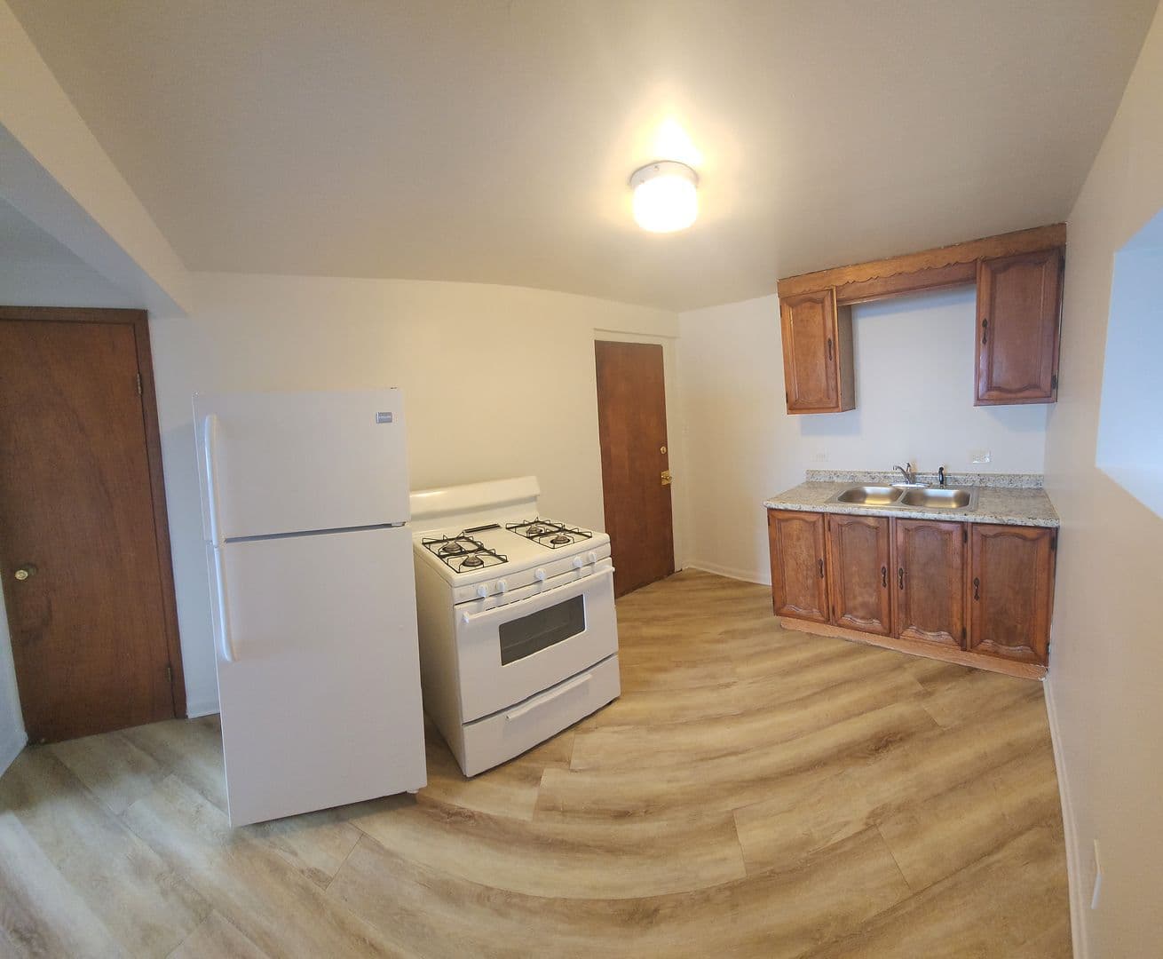 Broadview Apartment: 1937 S17th Ave