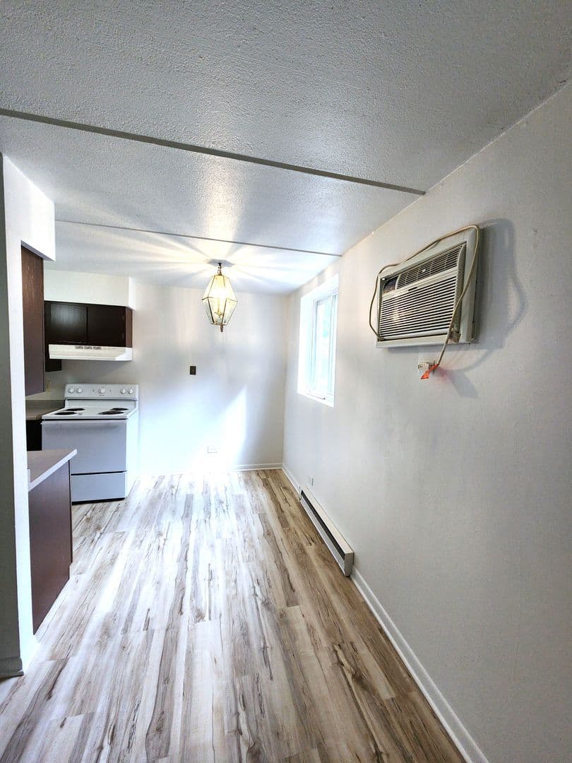 Berkeley Apartment: 5810 St. Charles Rd.