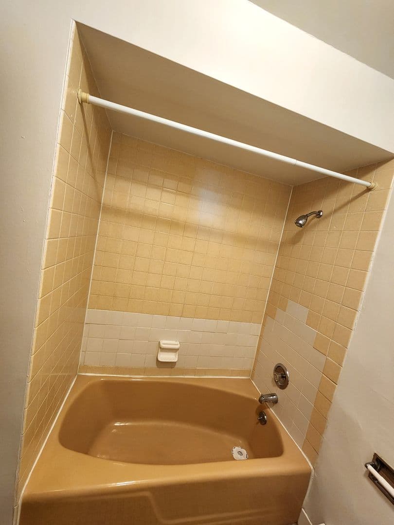 Broadview Apartment: 1912 S. 13th Ave