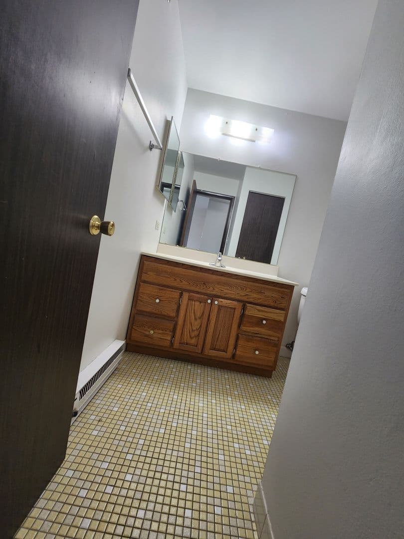 Berkeley Apartment: 5810 St. Charles Rd.