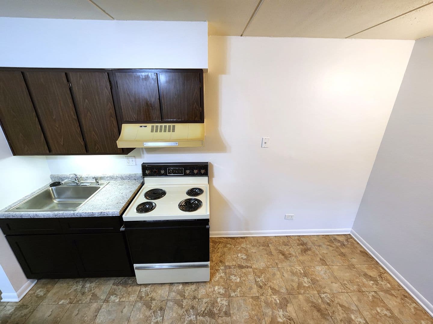 Berkeley Apartment: 5810 St. Charles Rd.