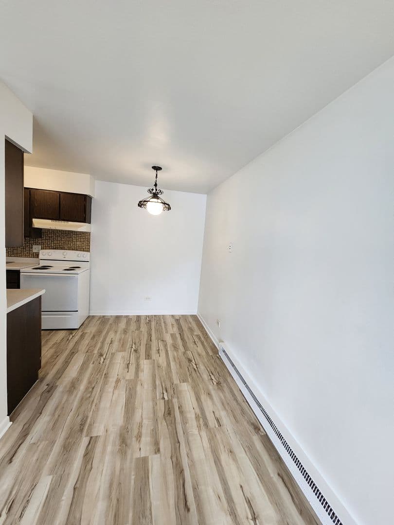 Berkeley Apartment: 5810 St. Charles Rd.