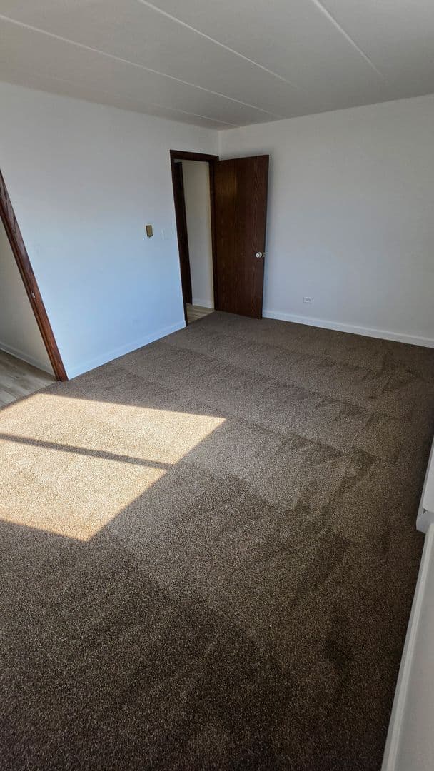 Hillside Apartment: 4900 Butterfield Rd