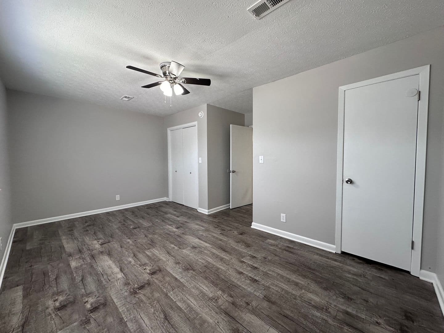 Maryville Apartment: 913 Naomi Drive