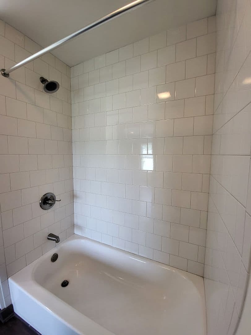 Knoxville Apartment: 425 Sutherland View Way