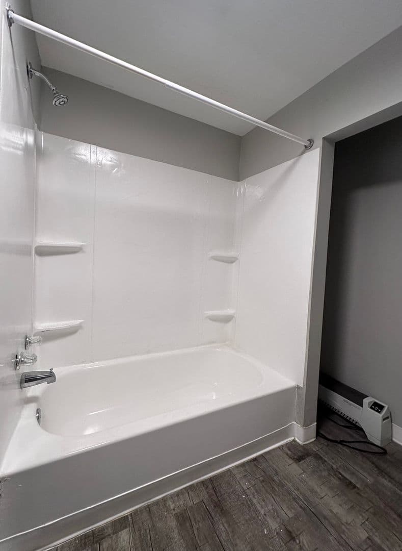 Maryville Apartment: 204 Courtyard Circle