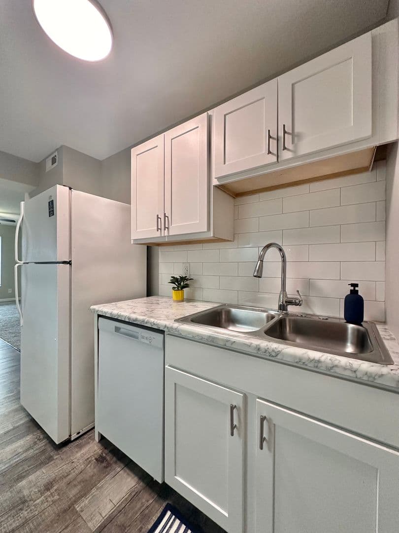 Maryville Apartment: 205 Guadal Canal Drive