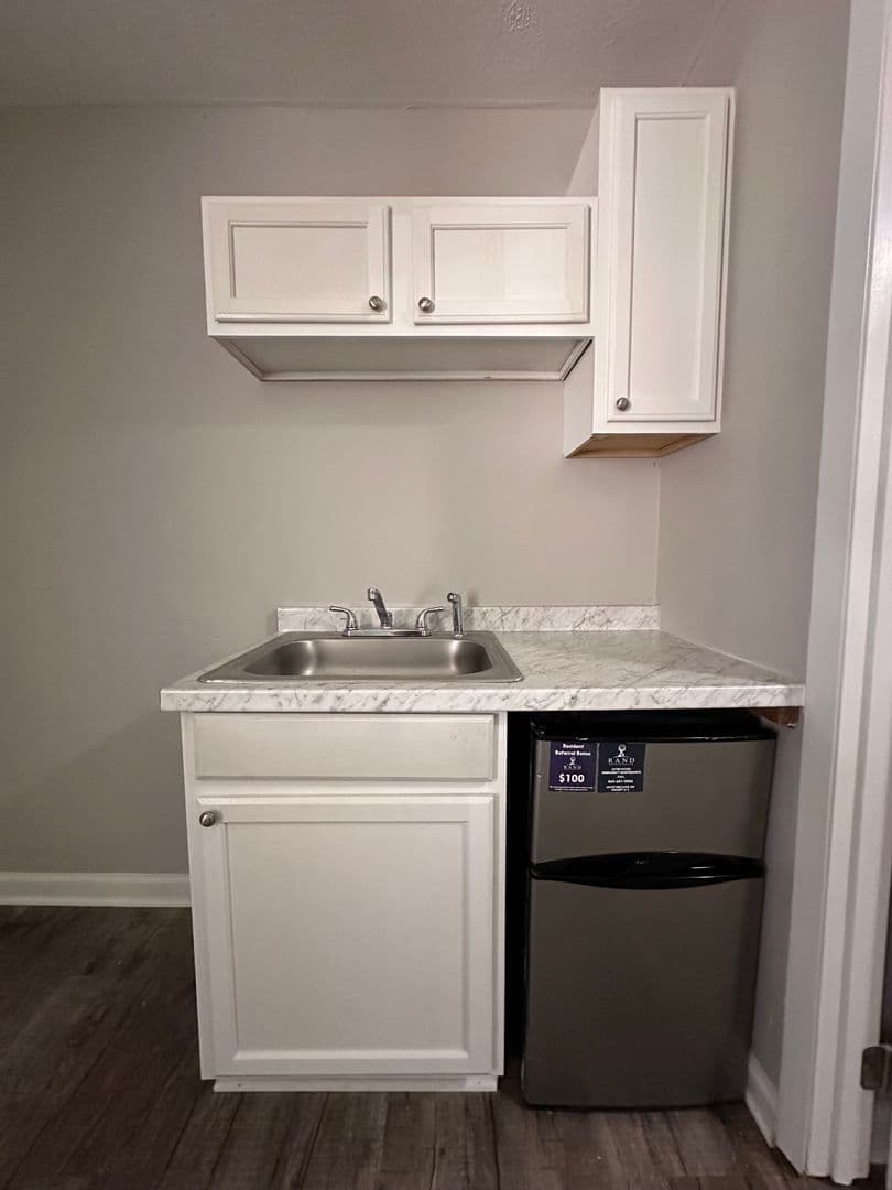 Maryville Apartment: 204 Courtyard Circle