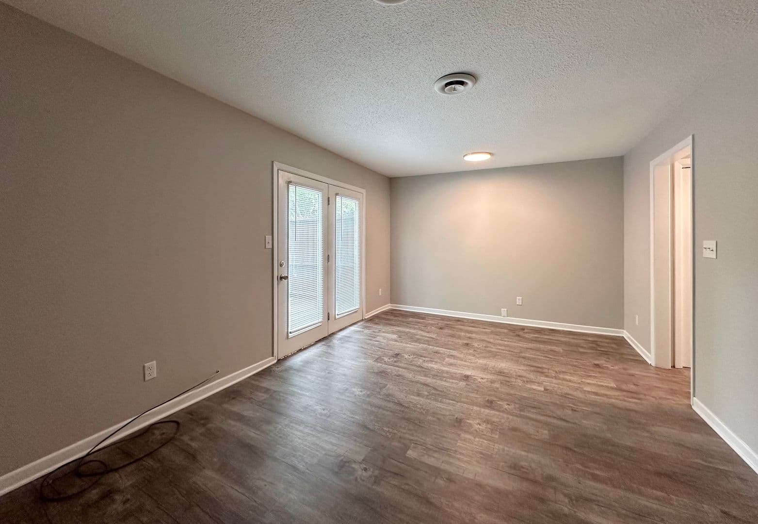 Maryville Apartment: 913 Naomi Drive