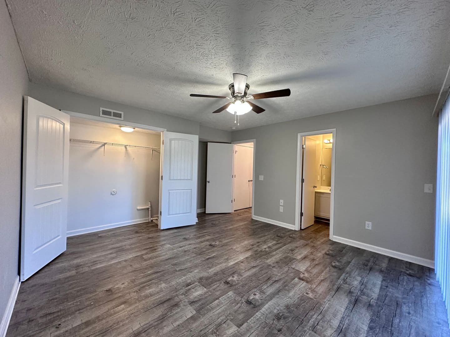 Jefferson City Apartment: 2021 N Sizer Ave.