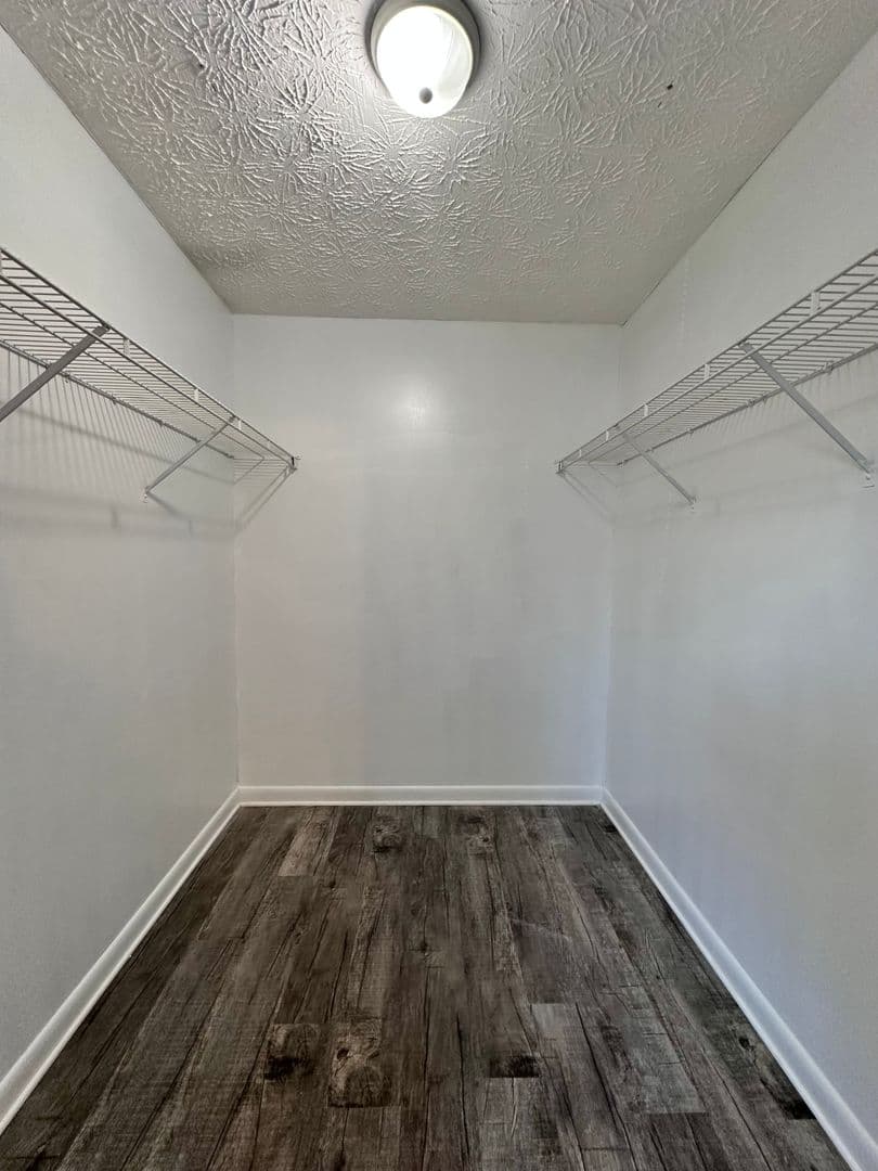 Jefferson City Apartment: 2021 N Sizer Ave.