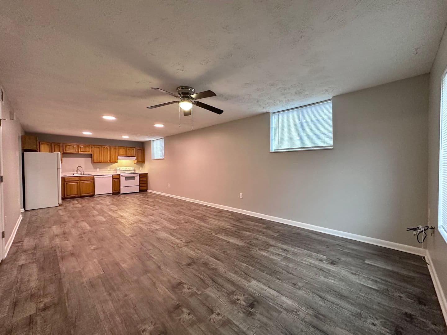 Jefferson City Apartment: 2021 N Sizer Ave.