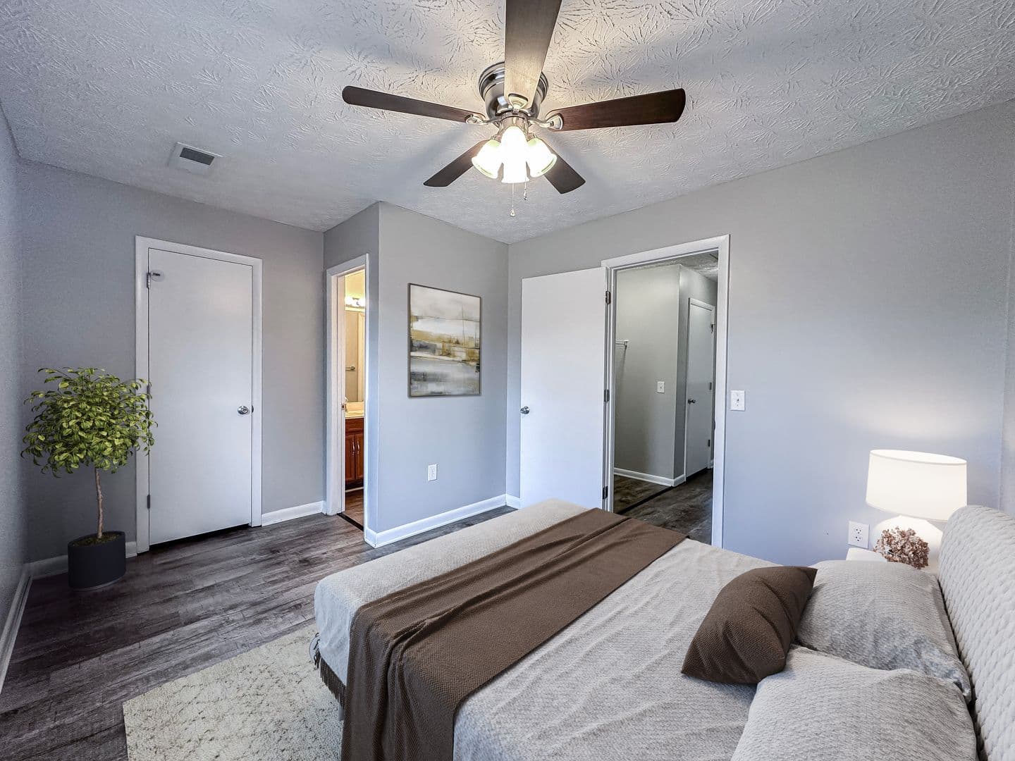 Jefferson City Apartment: 2021 N Sizer Ave.