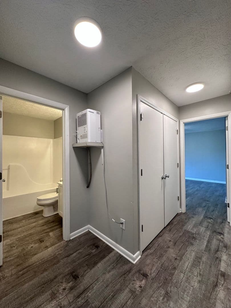 Jefferson City Apartment: 2021 N Sizer Ave.