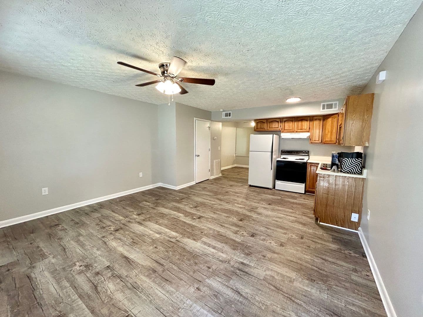 Jefferson City Apartment: 2021 N Sizer Ave.
