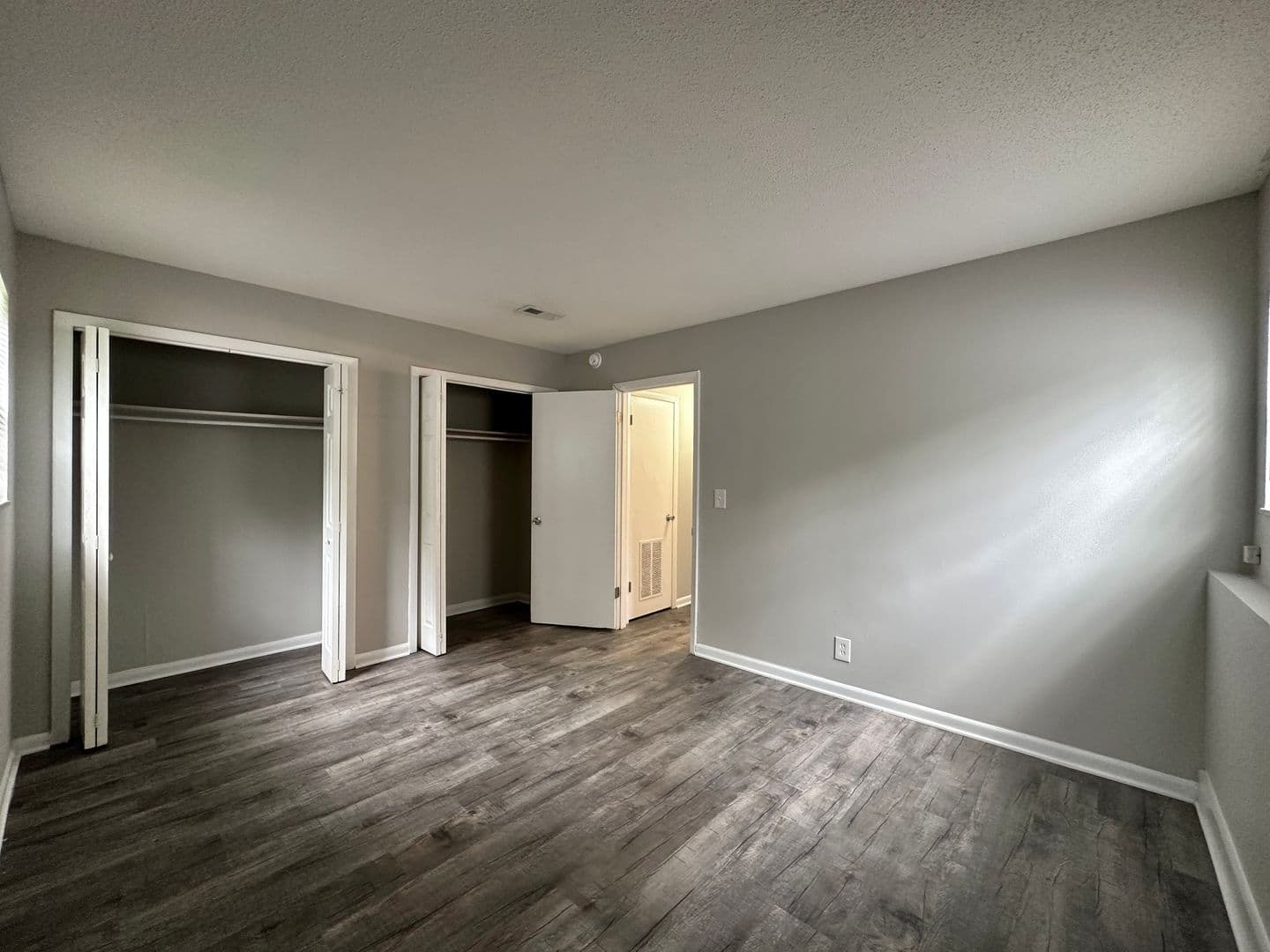 Louisville Apartment: 119 Lakeview Court