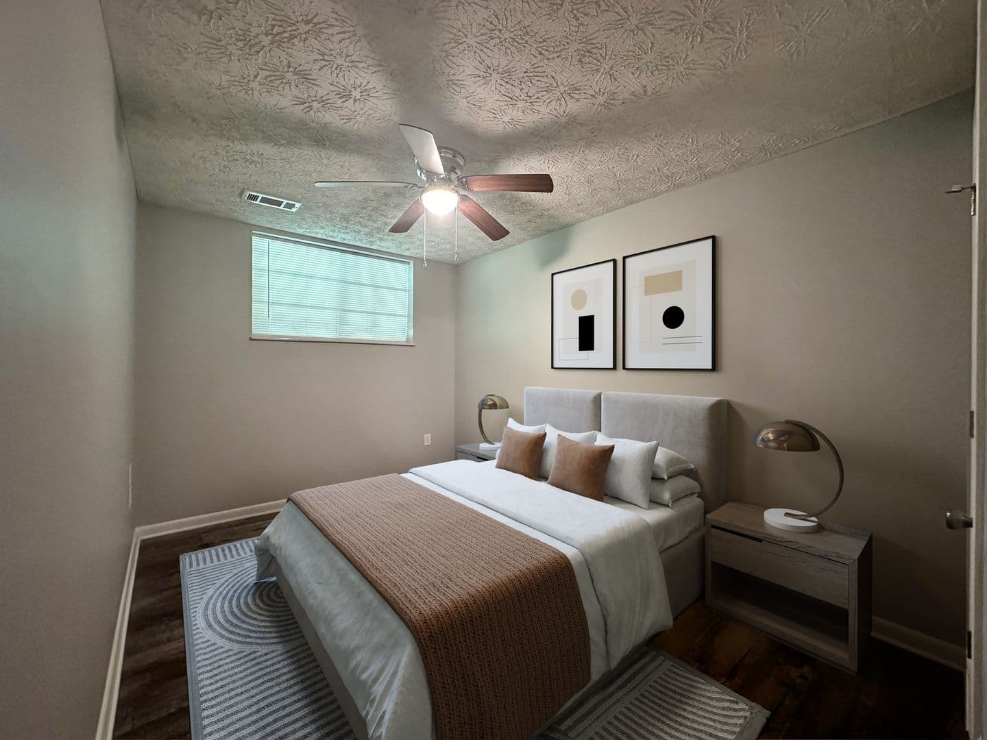 Jefferson City Apartment: 2021 N Sizer Ave.