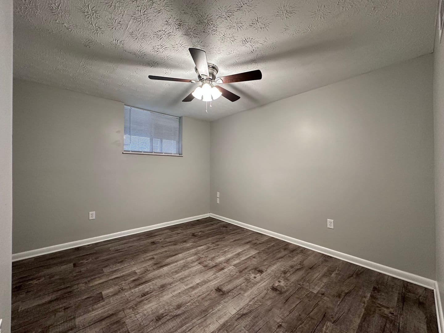 Jefferson City Apartment: 2021 N Sizer Ave.