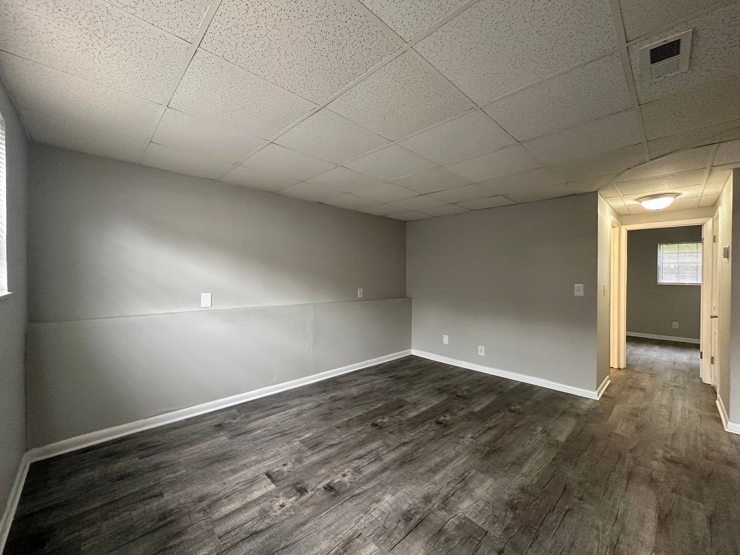 Louisville Apartment: 119 Lakeview Court