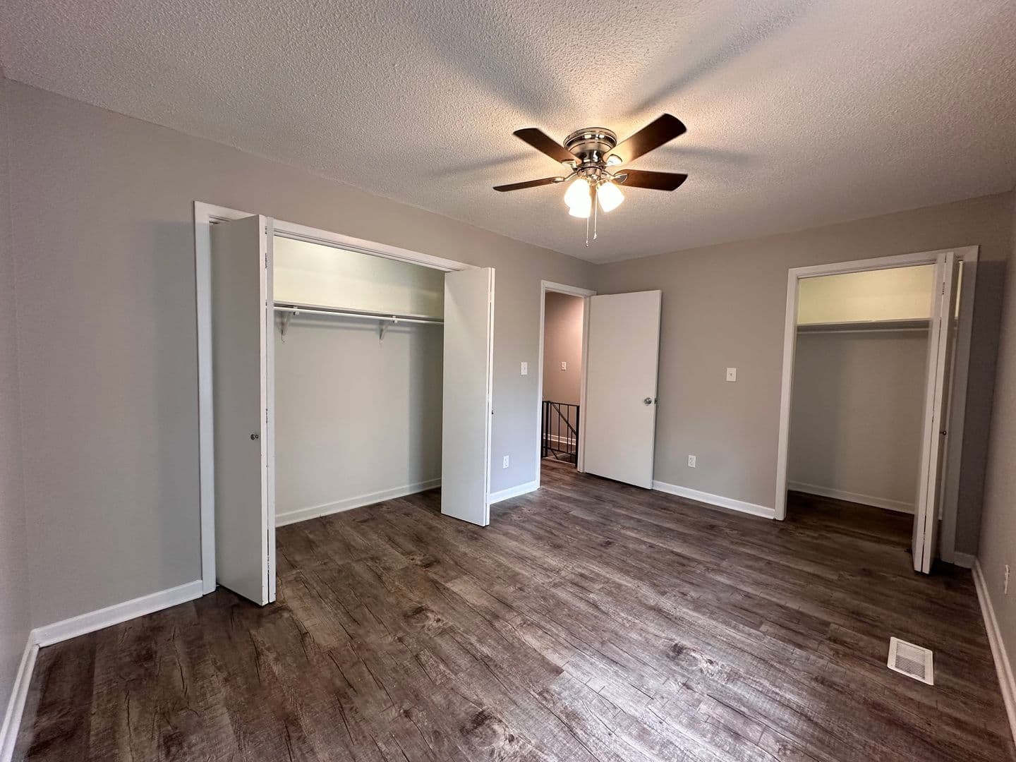 Maryville Apartment: 913 Naomi Drive