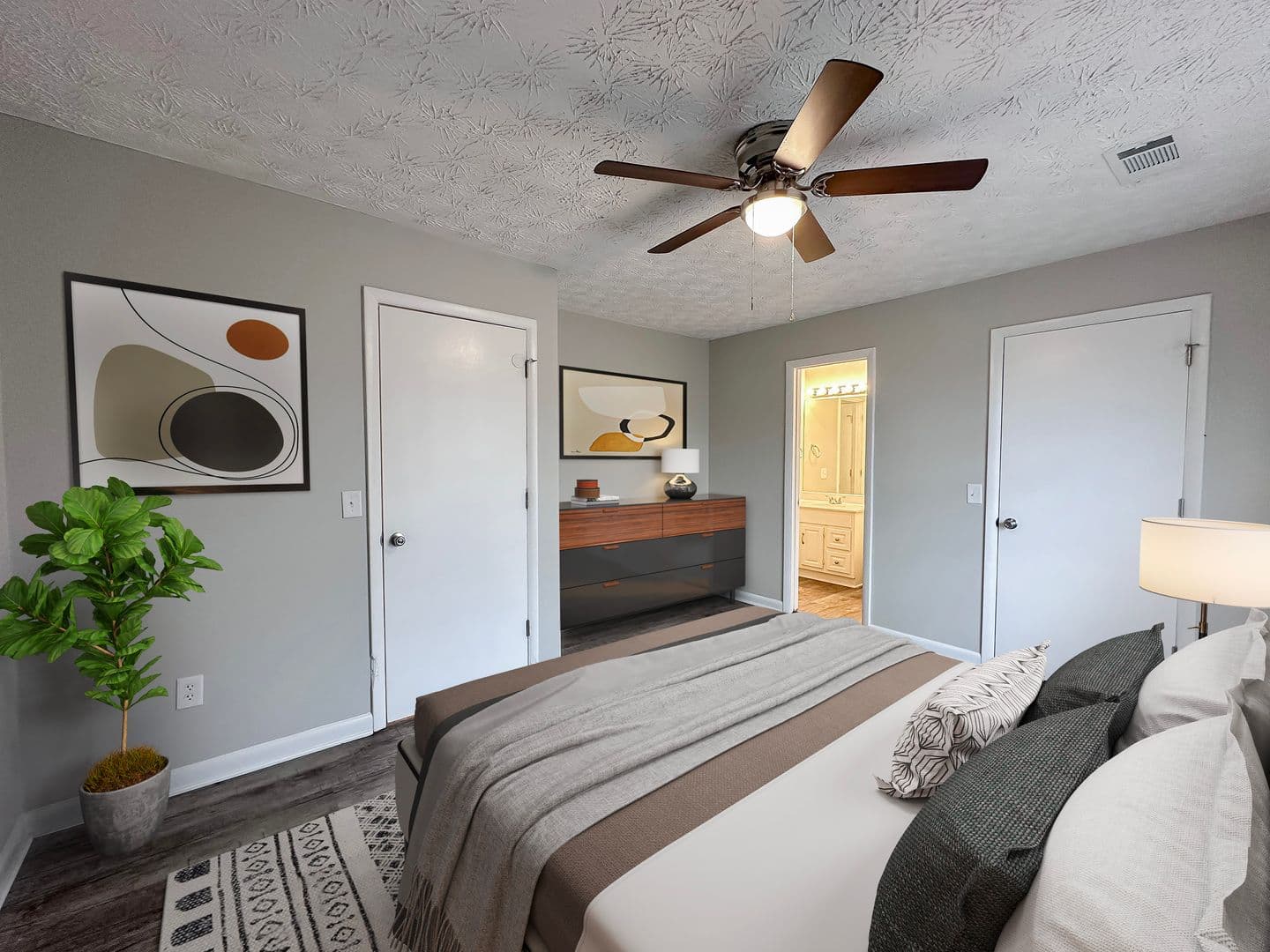 Jefferson City Apartment: 2021 N Sizer Ave.