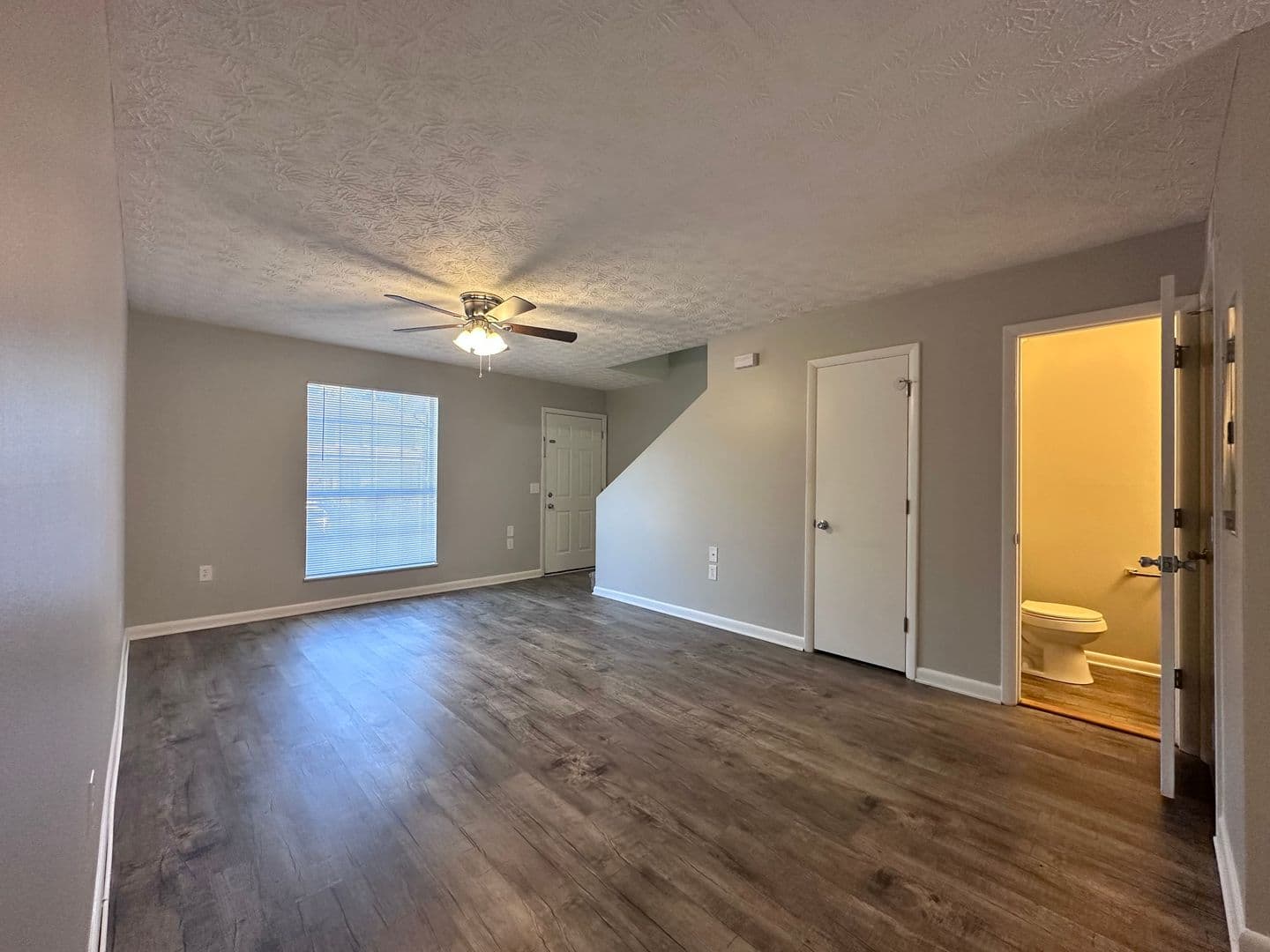 Jefferson City Apartment: 2021 N Sizer Ave.