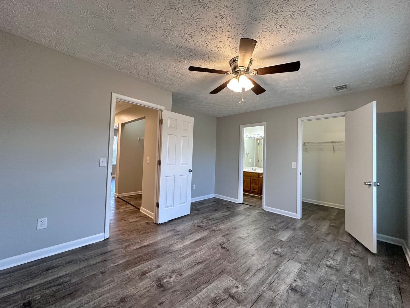 Jefferson City Apartment: 2021 N Sizer Ave.