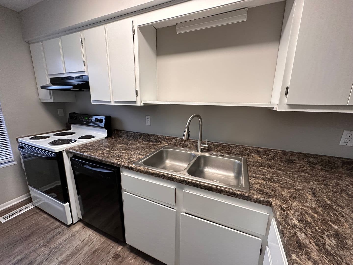 Alcoa Apartment: 1636 Louisville Road