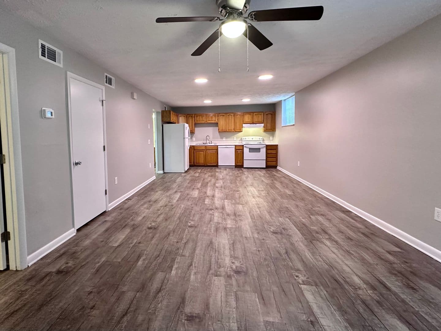 Jefferson City Apartment: 2021 N Sizer Ave.