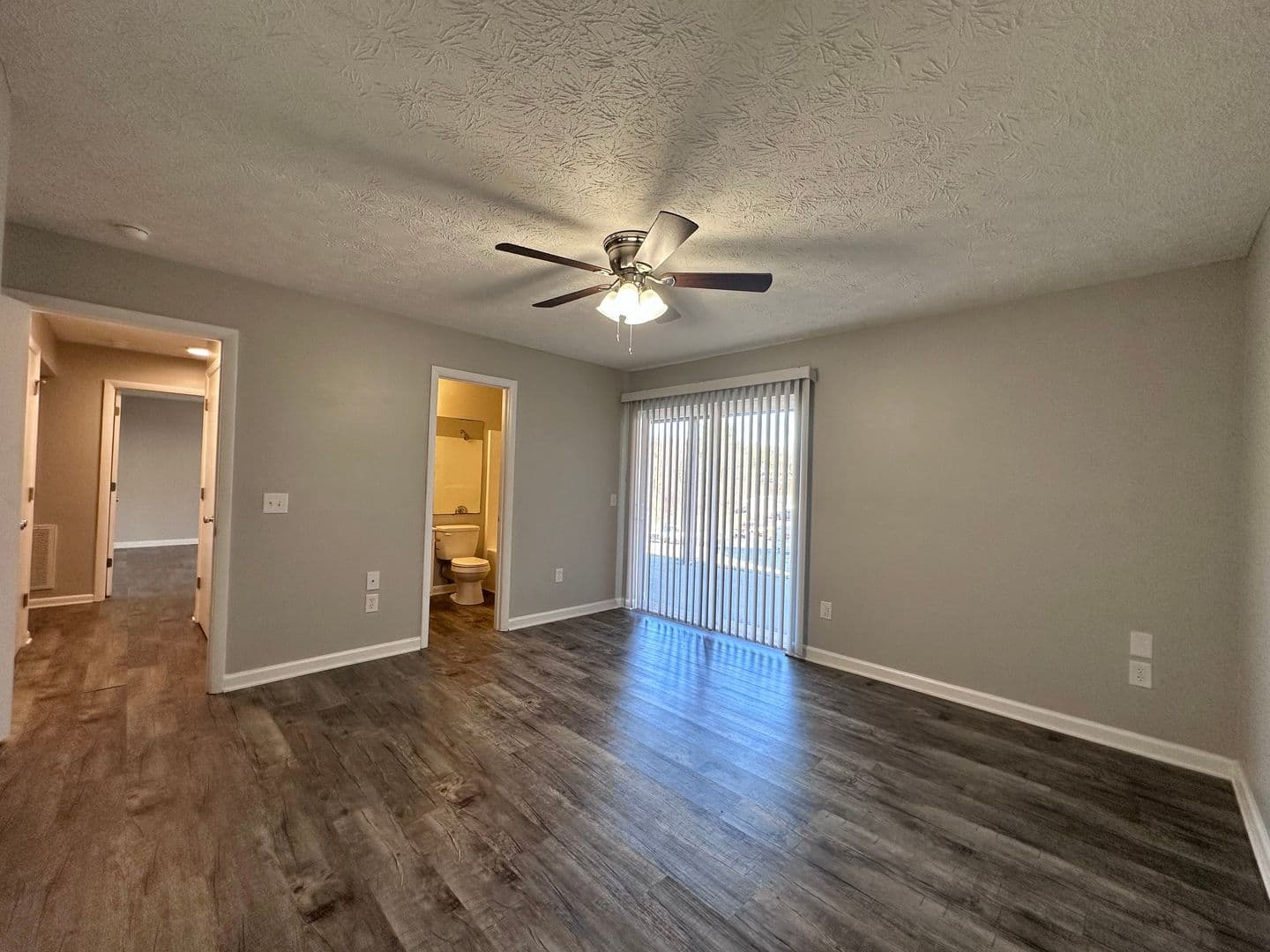 Jefferson City Apartment: 2021 N Sizer Ave.