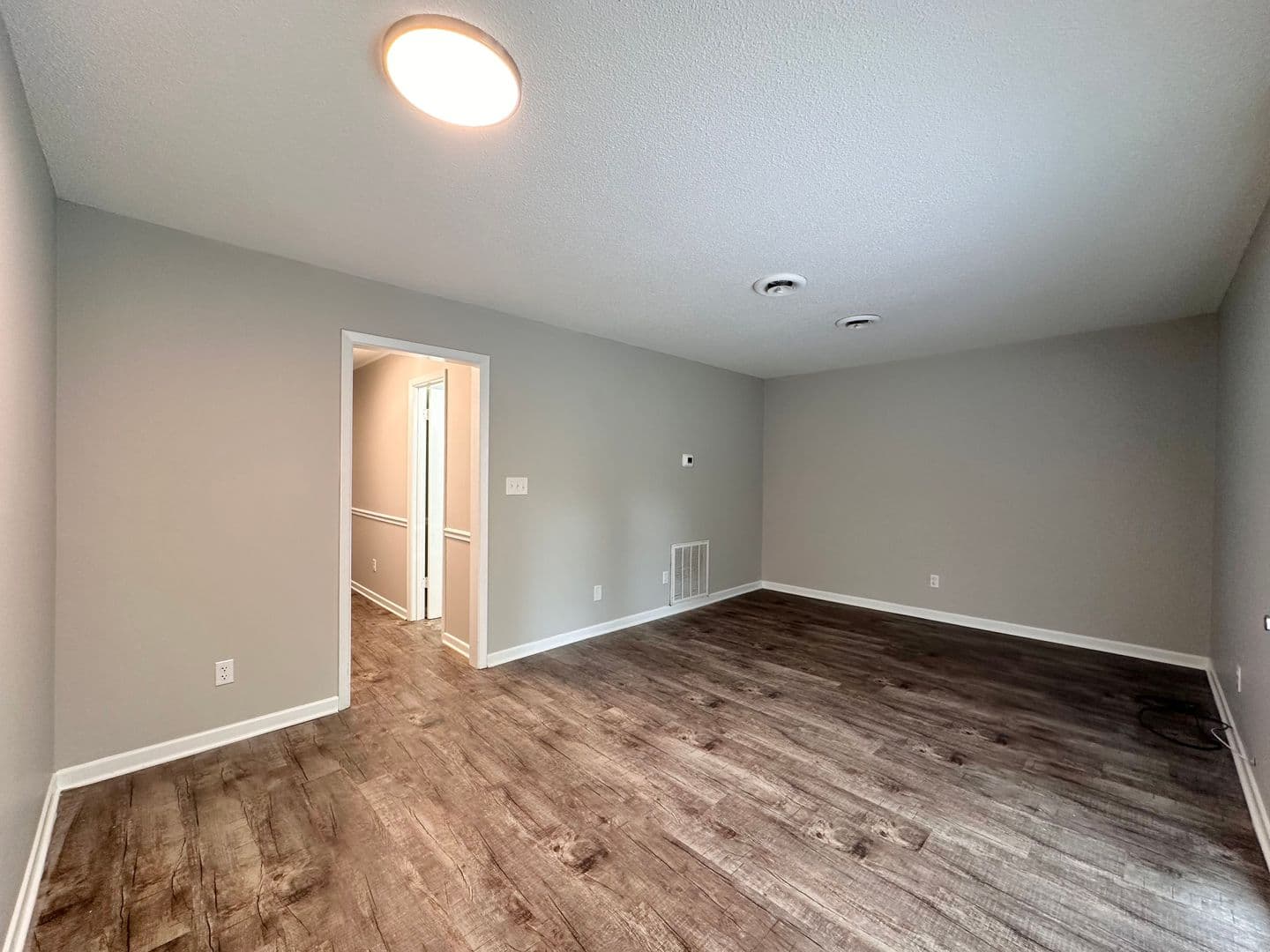 Maryville Apartment: 913 Naomi Drive