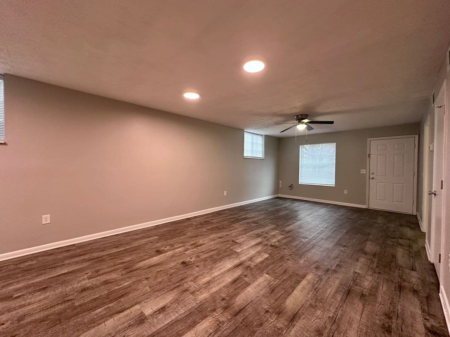 Jefferson City Apartment: 2021 N Sizer Ave.